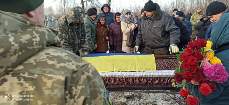 На Чернігівщині поховали чотирьох воїнів