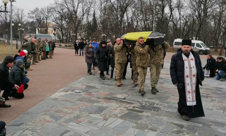 На Чернігівщині прощалися із чотирма захисниками, що загинули на Донеччині