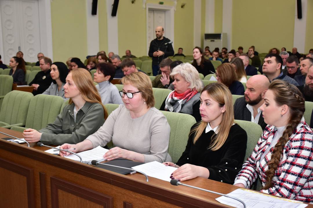 Перше засідання сесії Чернігівської міськради в 2023-му році. Фоторепортаж