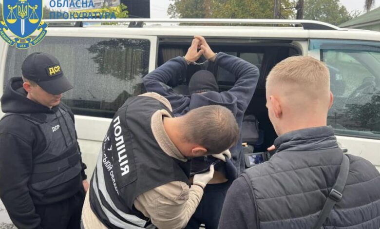 Повідомлено про підозру учасникам злочинної організації, які збували наркотики на території Чернігівщини (Фото)