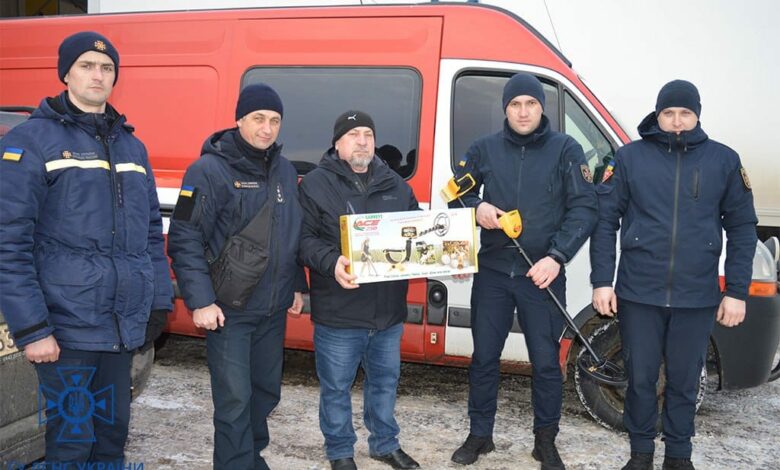 Рятувальники Чернігівщини отримали 30 сучасних металошукачів (Фото)