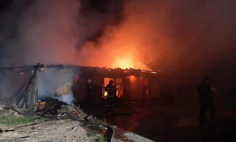 У селі на Чернігівщині невідомий спалив будівлю