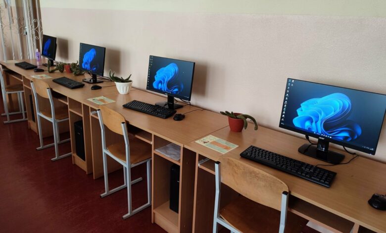 Заклади освіти Новгород-Сіверського району з новою комп’ютерною технікою