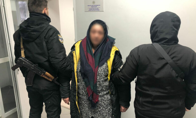 Запропонували «оформити виплати» і проникли до будинку: поліція Ніжинщини затримала двох жінок, які обікрали пенсіонерку