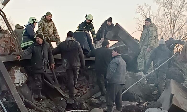 Двоє людей загинули внаслідок авіаудару поблизу Семенівки