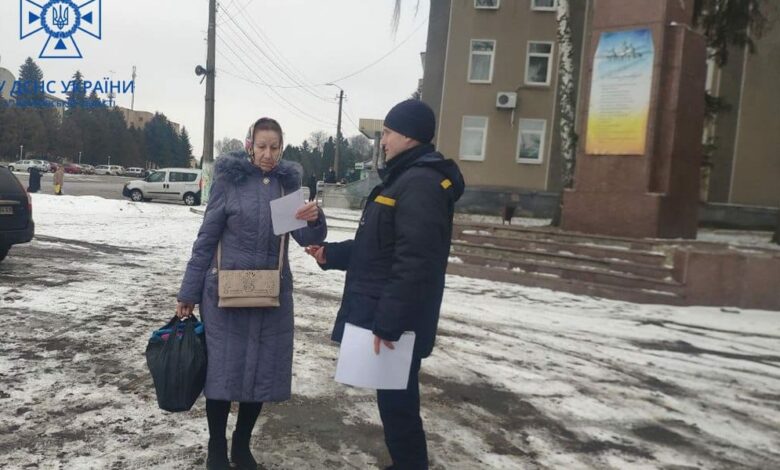 Корюківські рятувальники навчають громадян мінної безпеки