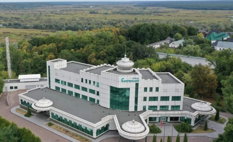 На сесії Чернігівської обласної ради розглянуть питання готелю «Слов’янський»