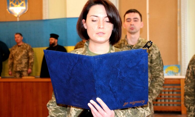 У Чернігові понад 30 військовослужбовців урочисто склали Військову присягу