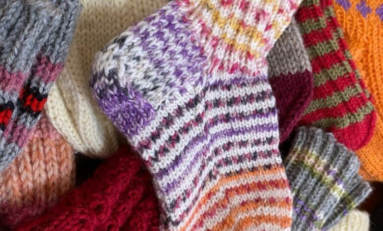 Жителі Фінляндії сплели шкарпетки ніжинцям (Фото)