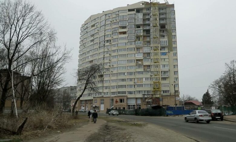 Багатоповерхівку на вулиці Чорновола в Чернігові відбудовують
