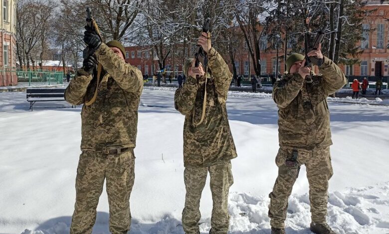 На Чернігівщині попрощалися з трьома воїнами, які захищали країну