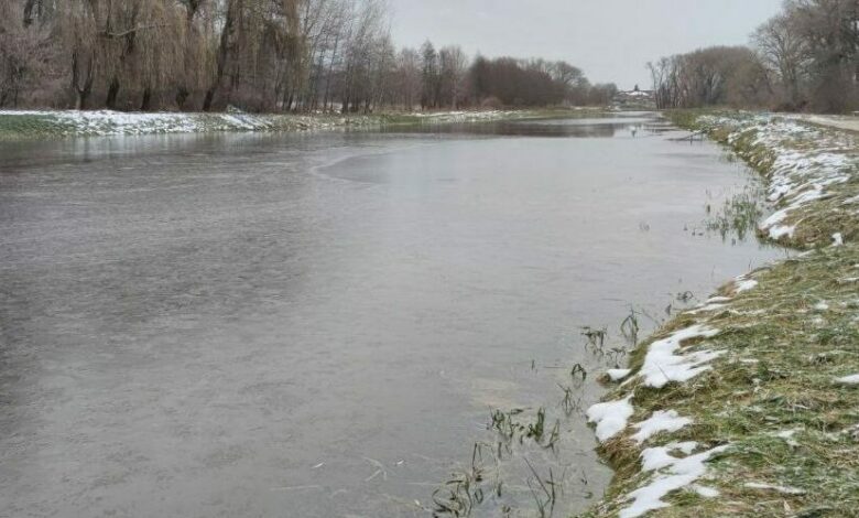 На Чернігівщині утримується незначне затоплення заплави