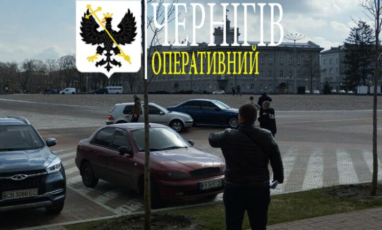 На Красній площі в Чернігові сталася ДТП (Фотофакт)