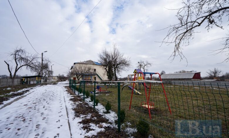 Росіяни навіть унітази пінкою заклеїли: як оговтується після окупації сільська школа на Чернігівщині (Фото)