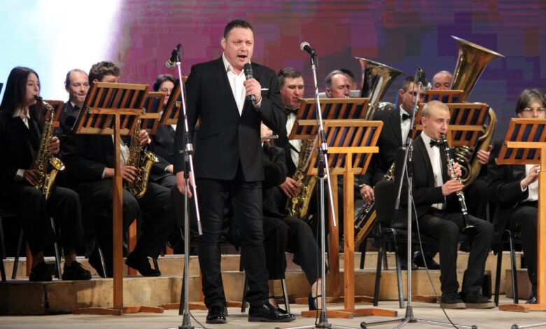 «Слава нашим ЗСУ!»: у Чернігові пройшов концерт духовного оркестру (Фото)