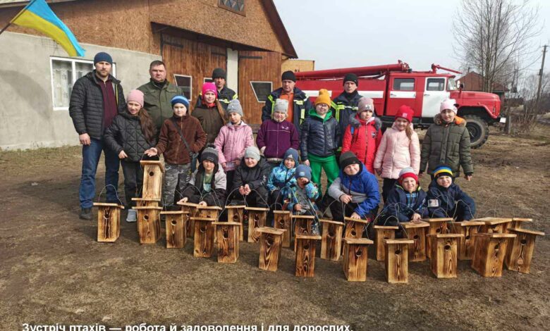 У Новгород-Сіверській громаді діти та дорослі зустрічають птахів (Фото)