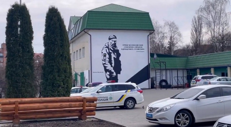 У Рівному створили мурал на пам’ять про розстріляного окупантами військового з Ніжина (Фото)
