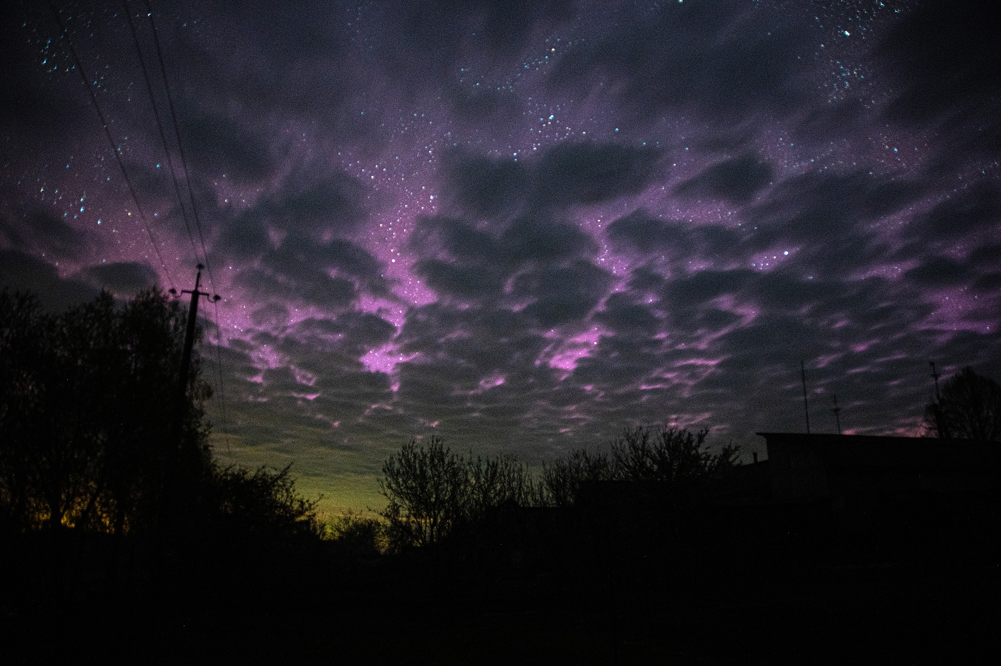 Північне сяйво: астроном пояснив явище, яке спостерігали ввечері на небі у Чернігові