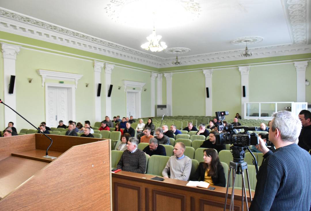 "Минулий тиждень розпочинали із відзначення 400-річчя отримання Черніговом Магдебурзького права. А в четвер побачили ставлення до цього права", — Ломако