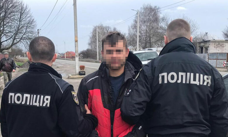 На Чернігівщині поліція затримала торгівця боєприпасами та зброєю (Фото)