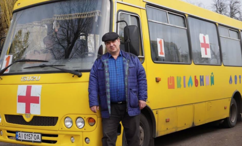 Найважче було рятувати людей з Чернігова: водій шкільного автобуса допомагав із евакуацією