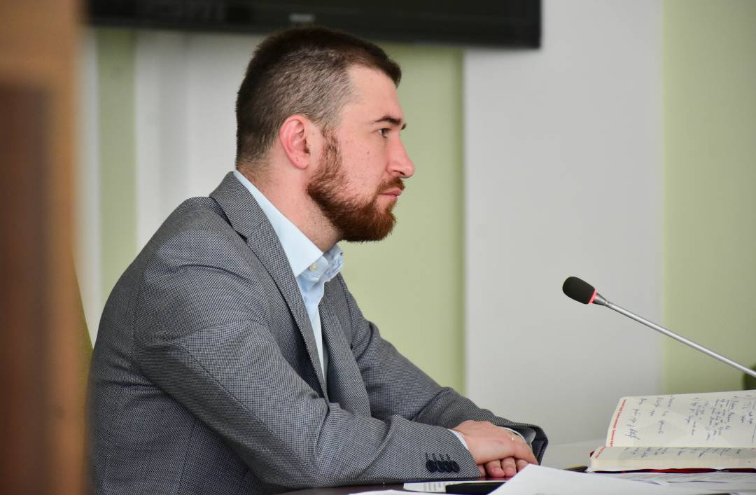 Опалювальний сезон у Чернігові завершено. Тепловики дали пояснення чи буде гаряча вода