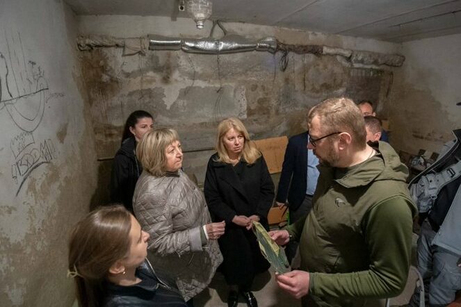 Президентка Словаччини відвідала підвал у Ягідному, де окупанти тримали майже 400 цивільних