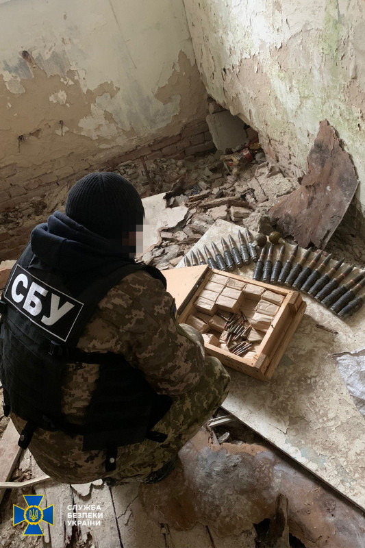 СБУ виявила два схрони з російськими боєприпасами у прикордонних районах Чернігівщини