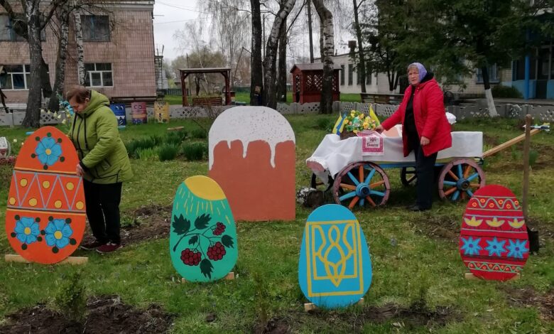 У селі на Чернігівщині створили Великодню інсталяцію (Фото)