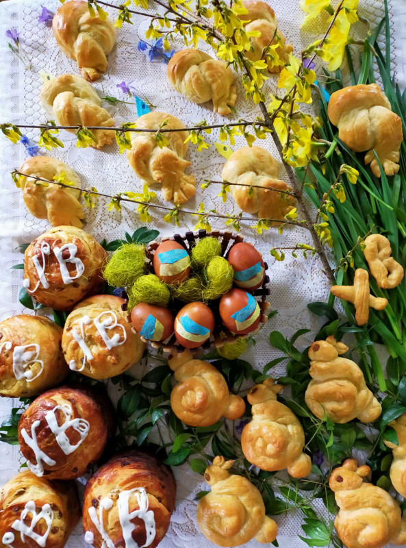 Запашні паски, крашанки та 33 родичі за столом: як заведено святкувати Великдень у сім’ї Марії Шевченко з Березни
