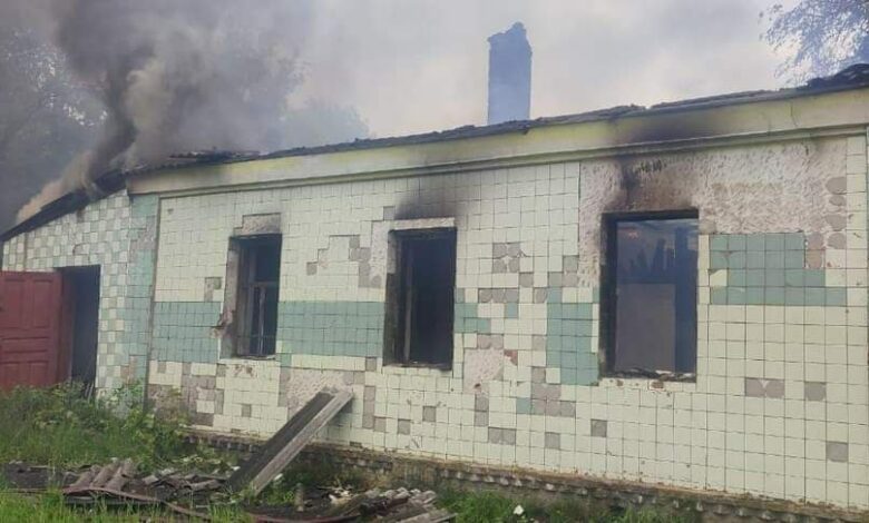 Чаус показав наслідки ворожого обстрілу ФАПу на Чернігівщині (Фото)