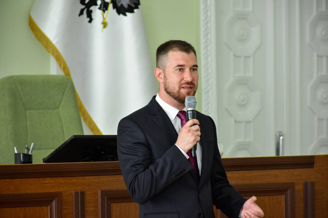 День Конституції - вручили перші медалі "За оборону Чернігова" тим, хто захистив місто від збройної агресії армії рф