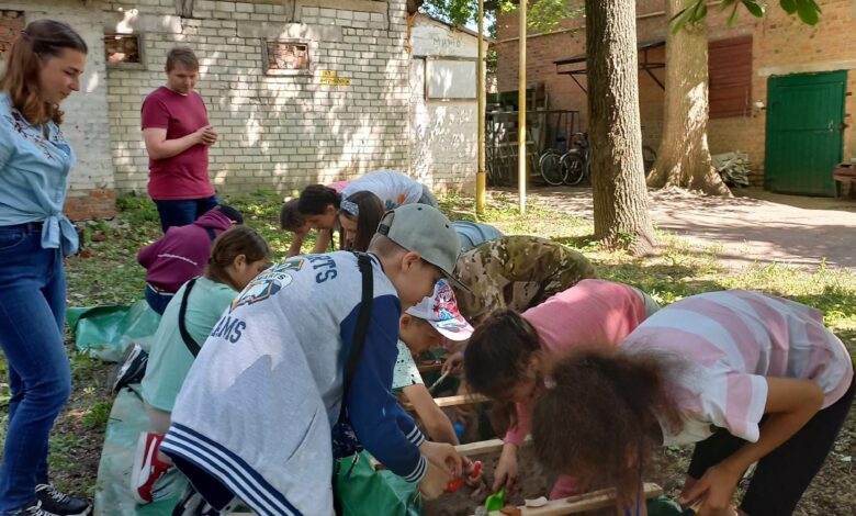 Юні ніжинці відчули себе справжніми археологами (Фото)