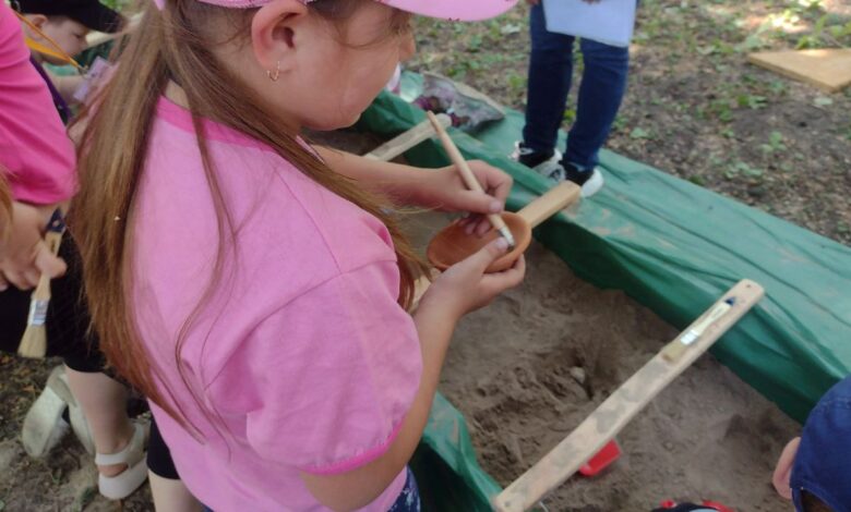 Юні ніжинці відчули себе справжніми археологами (Фото)