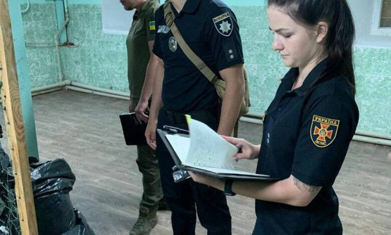 На Чернігівщині правоохоронці проводять комісійні перевірки стану та доступності укриттів (Фото)