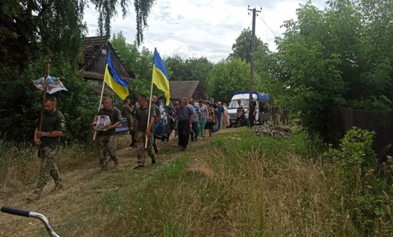 На Чернігівщині прощалися із двома загиблими воїнами