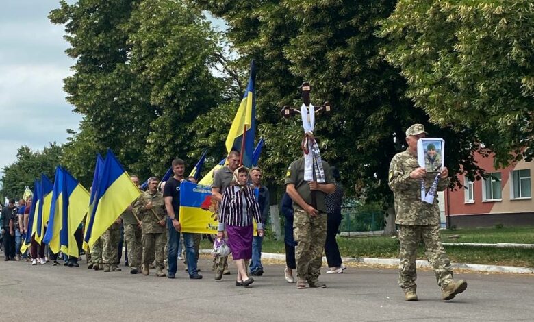 На Чернігівщині в останню путь провели чотирьох полеглих Героїв