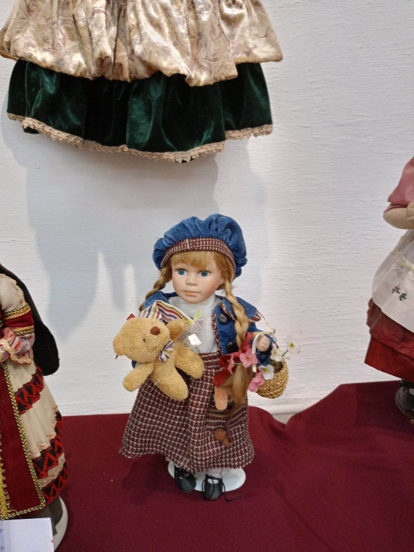 На Чернігівському Валу облаштували лялькове царство (Фото)