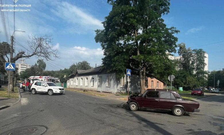 Патрульні розказали подробиці ранкової ДТП на «чортовому» перехресті у Чернігові (Фото)