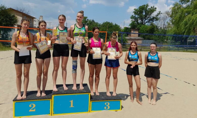 У Чернігові відбувся чемпіонат із пляжного волейболу серед юнаків та дівчат (Фото)