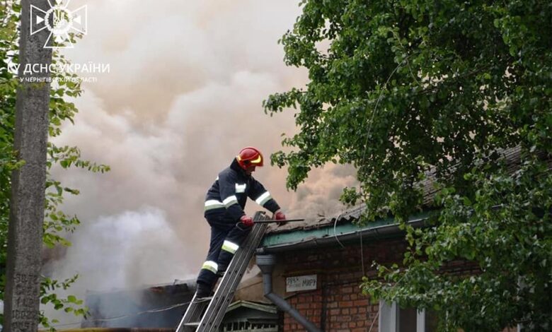 У Чернігові вогнеборці ліквідували загоряння в приватному господарстві (Фото)