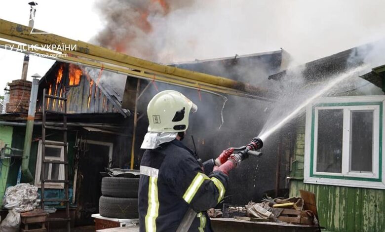 У Чернігові вогнеборці ліквідували загоряння в приватному господарстві (Фото)