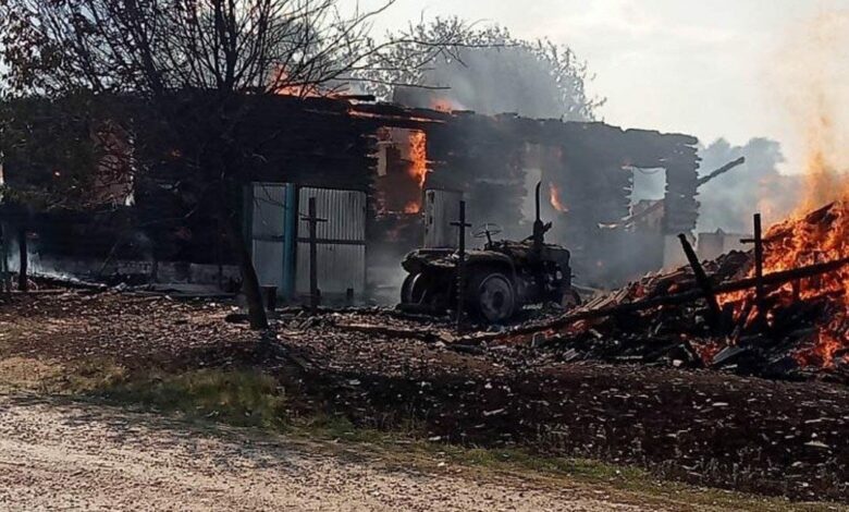 У Мережі показали наслідки авіаудару по прикордонню Чернігівщини (Фото)