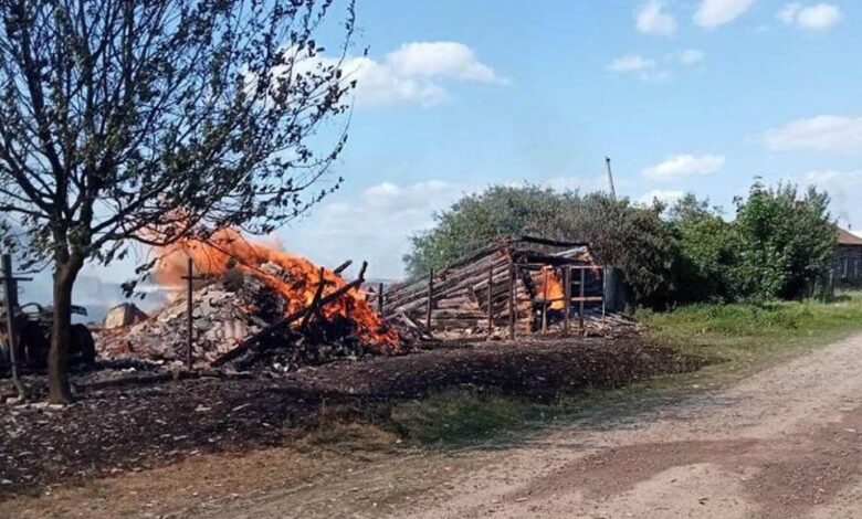 У Мережі показали наслідки авіаудару по прикордонню Чернігівщини (Фото)