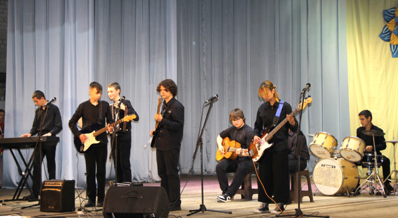 У Сновську відбувся благодійний концерт на підтримку ЗСУ