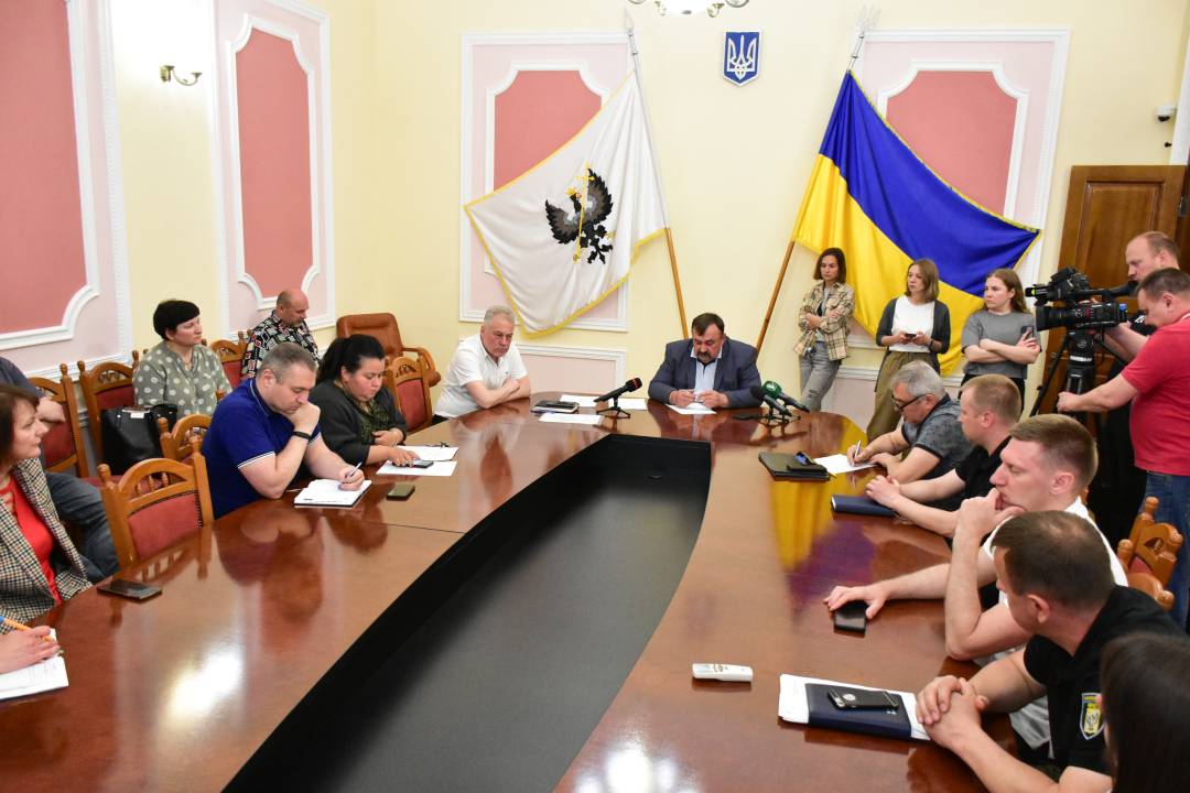 Засідання міської комісії з питань ТЕБ та НС стосовно готелю "Україна"