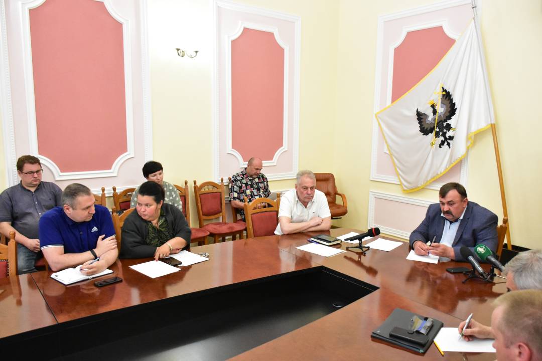 Засідання міської комісії з питань ТЕБ та НС стосовно готелю "Україна"