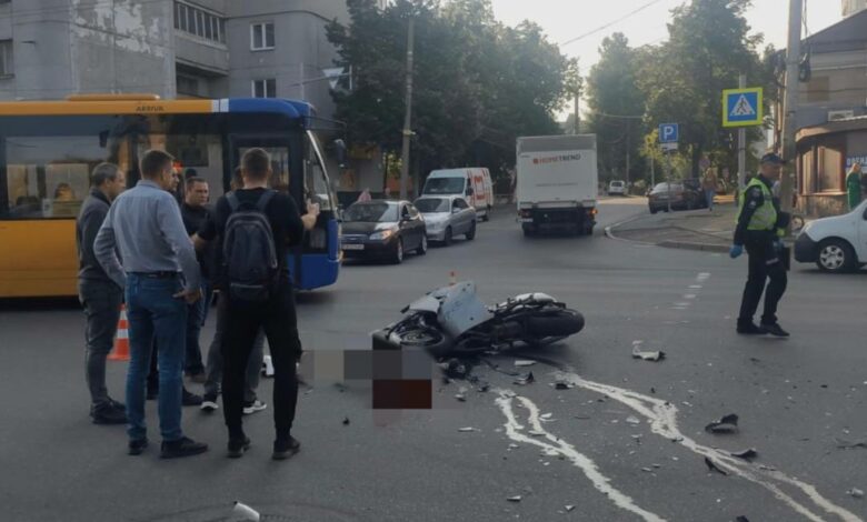 Жахлива ДТП у Чернігові: з’явилося відео моменту зіткнення