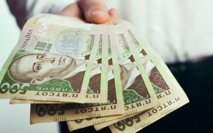 Фейкова «Є-допомога»: жителька Чернігівщини втратила понад 8 тисяч гривень