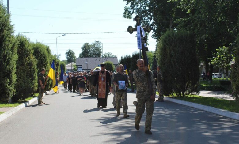 Ічнянська громада прощалася із захисником